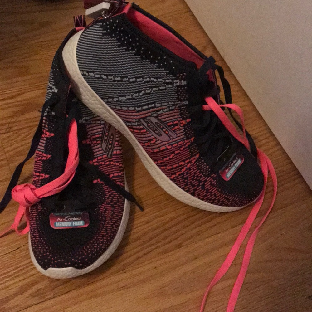 Sketchers stretchknit sneakers size 8